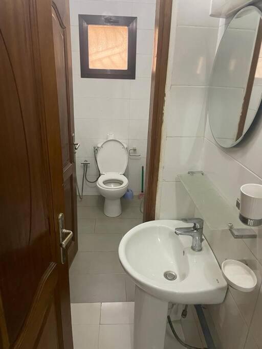Appartement A Residence Mamouja Dakar Bagian luar foto