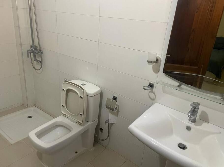 Appartement A Residence Mamouja Dakar Bagian luar foto