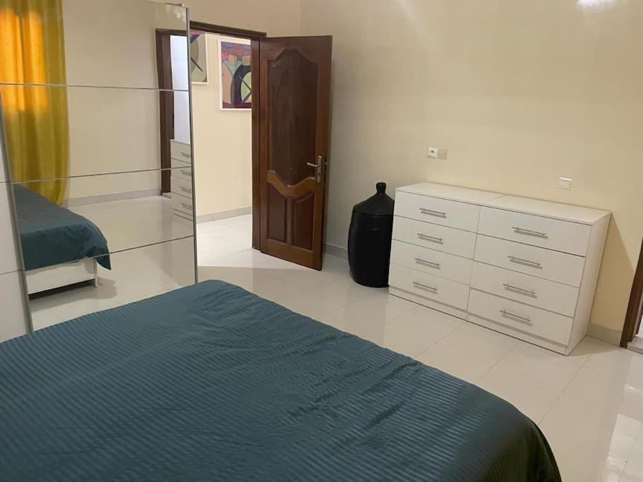 Appartement A Residence Mamouja Dakar Bagian luar foto